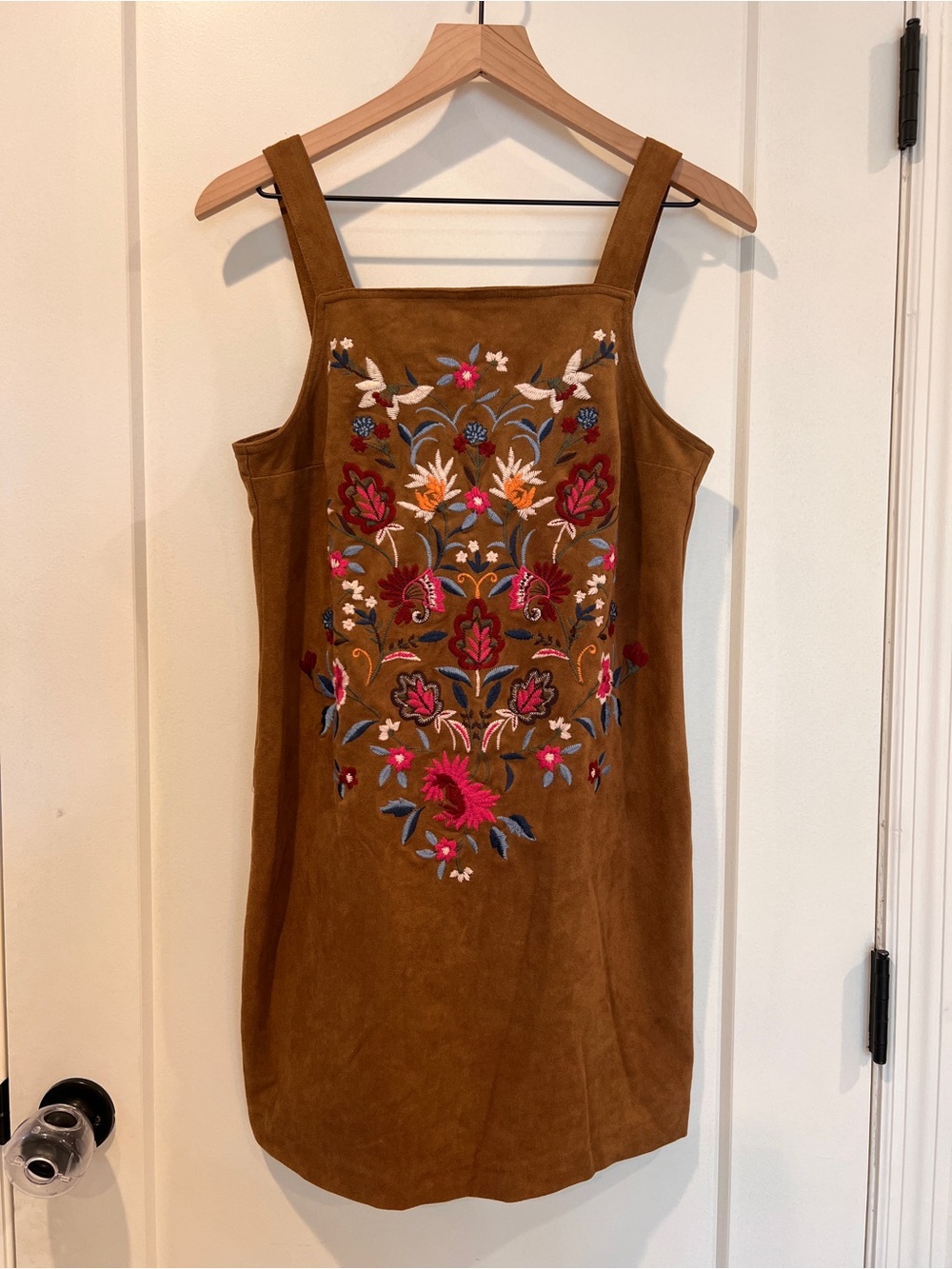 NWOT Abercrombie & Fitch Floral Embroidered Jumper Dress